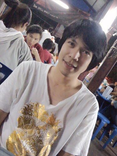 tle2004's profile picture. 