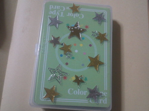 カラーカードを使いセラピーをしています。