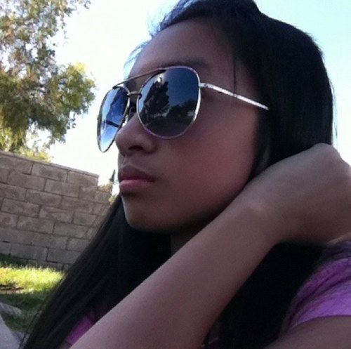 another new Twitter account! follow me! and I'll follow back. just tweet me Please!. that's it! :)
