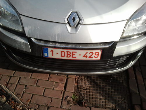 werkt bij de Q Detail in Burgh-Haamstede/ ps3-ID: Botbijl1995/ 30-05-1995/ Instagram botbijltje95/ luistert iedere dag naar @eversstaatop538/staat vroeg op