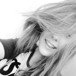 bobesponja84's profile picture. Vivo en un piña debajo del mar(8.