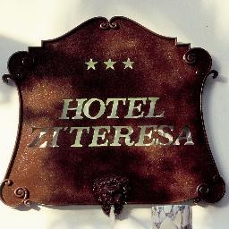 A pochi passi dal centro di Sorrento, l’Hotel Zi’ Teresa offre comfort e funzionalità di un albergo 3 stelle completamente rinnovato