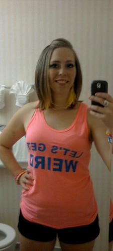 loves to laugh and love through life :)