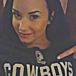 idk, i just love @justinbieber and @ddlovato ♡☆