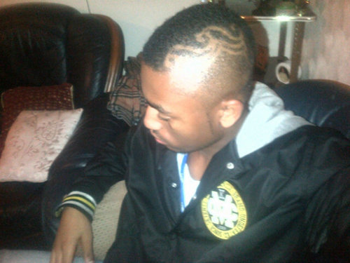 Hmmm follow me and you will find out my Bio, feel me MOFO!!!!!!  #TeamDERP!!!   #TeamAries #TeAmYoLo.  #TeamFollowBack! .. SNM!!!!
