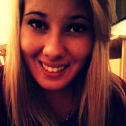 Nouveau compte              .
Je follow back.
 Mon facebook -- http://t.co/wvhlfMnLiV Ajouter moi, je ne mange personne. :)