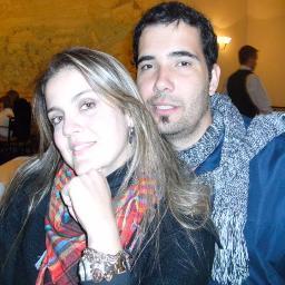 Cristã, Casada, Bacharel em Direito, Líder junto com meu marido do Ministério@bocanarua, Adoradora!!!