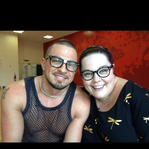 TeamLisaRobin's profile picture. Please follow for all the gossip on @reallisariley & @robinwindsor or as they are now known Ri-Ro