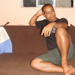 Cristão, Feliz, Sincero, Amigo e  Pai da Hellen e da Fernanda!