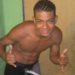 solo tengo um buen corazon y me consideran el mejor en lo que hago (futbol) chicas lindas ;)