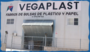 FABRICAMOS TODO TIPO DE TUBO, SEMITUBO Y LAMINA IMPRESO O ANÓNIMA
BOLSAS TROQUEL Y CAMISETA