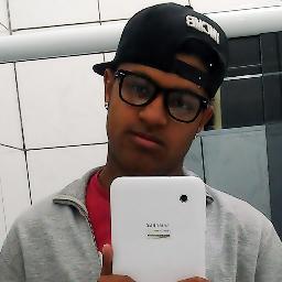 feliz, ousado e filho de deus ;* / Alguns acreditam em anjos, eu acredito em amizades.. Ronald Stoned eu amo você demais. *-* @_BiancaLinno aqui ♥