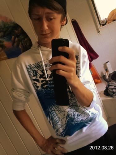 I am a Directioner (:
Follow me and i follow back (: