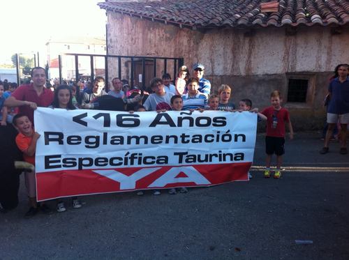 Humilde Banderillero anulado por la “artrosis de cadera”; ayudo a los jóvenes a superar su examen de conducir. Aficionado a la Tauromaquia, “no taurino“.