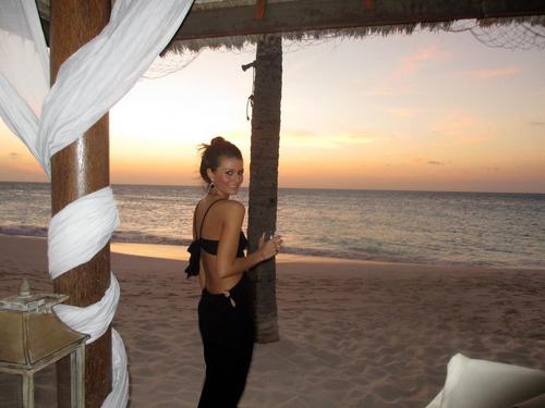 nikkiilala's profile picture. 