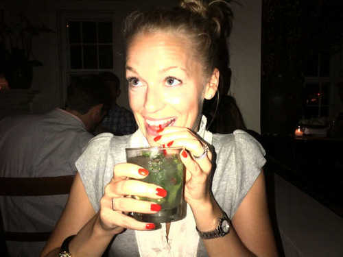 ny_kate's profile picture. Director of Production at HSE, English New Yorker, Wife to a hot Irishman and Mum to two confused American kids -  as seen on IG @tribecamum