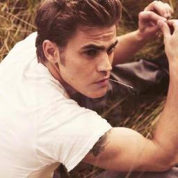 Uma vez alguem me disse que tudo bem ter sentimentos,por mais que doessem,que as emoçoes é que nos tornam humanos,boms ou maus e não perde as esperanças.(TVD)