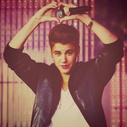 17/ #Belieber #Directioner #Katycat / @gimmemotalk followed C:  @justinbieber @onedirection @katyperry  thanks for existing ♥
FOREVER A BELIEBER. I PROMISE ♥