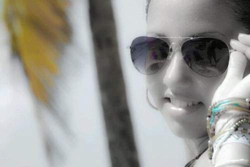 Love can consign us to hell or paradise but it always takes us somewhere. @paulocoelho   (♥)   *De Enorme Corazón*