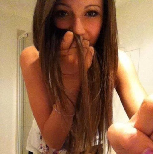 Heyy :) As you can see im a bit if a Harry Potter fanatic ;) comment your kiks and ill probably kik you :)