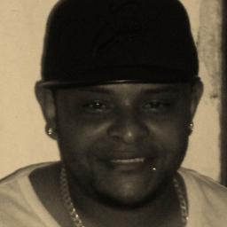 sou um cara muito amigo adoro faser novas amizades tem 2 coisas raras qui amo i nunca vou deichar PAIS E FILHOS E MEW GRUPO DE PAGODE DOCE PAIXÃO!!!