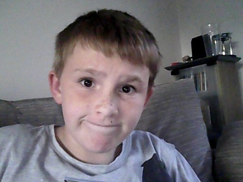 ctjones10121's profile picture. i loovee waatchin tv aand gooin oon tweeteer