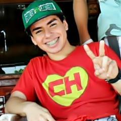 17 , divertido , Carinho , estudante, FESTEIRO ,calmo , gosto de Rap ,gosto de andar de Skate , desastrado , prazer e isso ae ..