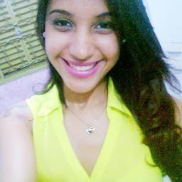 “Sensível pra cacete, maldosa na mesma intensidade.” :)