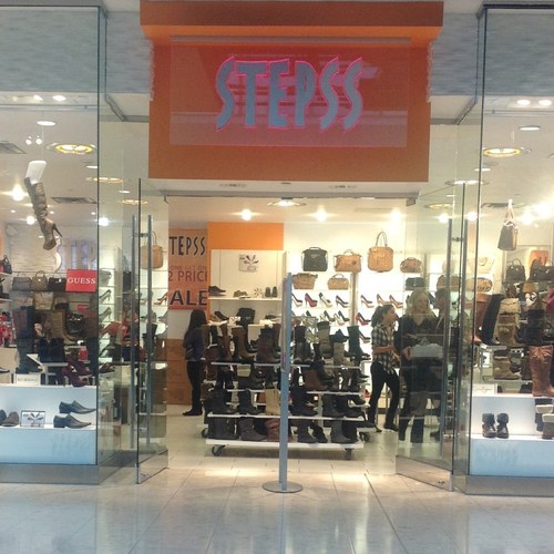 The Official twitter page of Stepss the shoe store located in Square One Shopping Mall! 
Follow us for trend updates and promotions
Instagram: @Sq1stepss