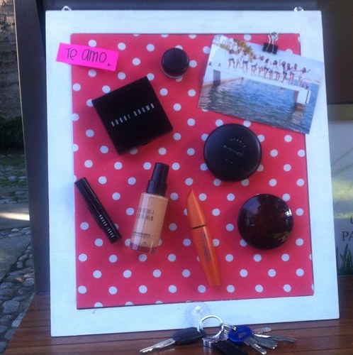 Magnet boards para maquillaje y objetos personales.  $200. 16 de noviembre Jardín Central de la UP. Diferentes estampados.