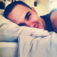 pleasebtr's profile picture. 