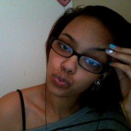 Bri ; 18 | Cuban&Jamacian | Taken | My Team @hesSTARstruck @GrowingUpTati
IG : Brielaine  me