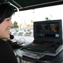 Realizadora de tv, operadora de cámara, editora, posproductora y ocasionalmente locutora..