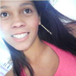 Serva do Deus Altíssimo, Herdeira de Promessa. Uma jovem que escolheu ADORAR a DEUS não importando as circunstancias.