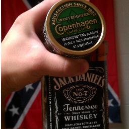 Just a country college kid that loves dippin! #TEAMFOLLOWBACK