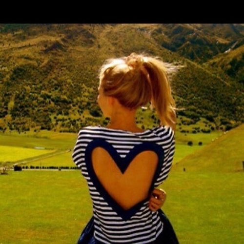 TeenMind_01's profile picture. tweeting what girls think, say, or wish. #Cheerleader #MavsFan