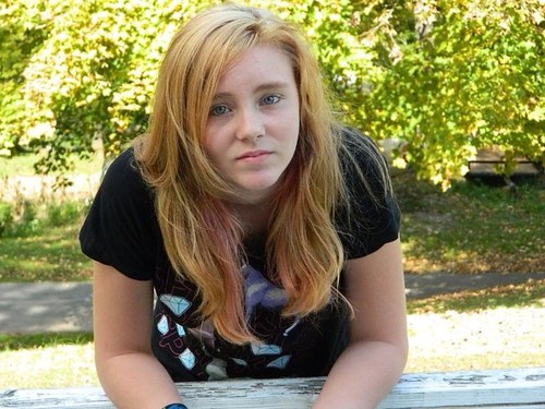 Ima vegetarian, i like rainbows:3 randomeness, and gay people are the most amazing people in the world your opinion is invalid and unwanted