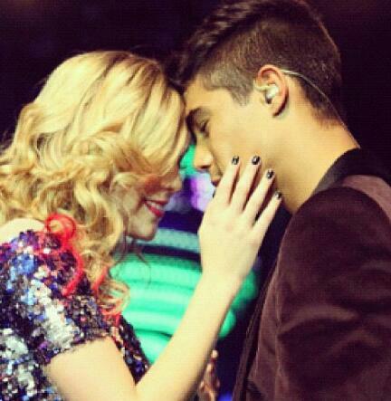 Since: 26/12/11 O FC dedicado à galera que é fã de carteirinha dos RebeldeS. Oficializado por: @Lua_Blanco