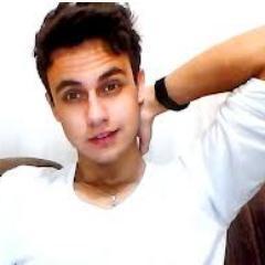 Te amo tanto que nem sei explicar faltam palavras pra dizer.Só não dá pra esconder a paixão em meu olhar. Gabriel ♥