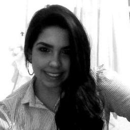 18 anos, Paulistana, Libriana, um pouco tímida, amante de fotografia, futura publicitária. Sou muitas em uma só. =]
