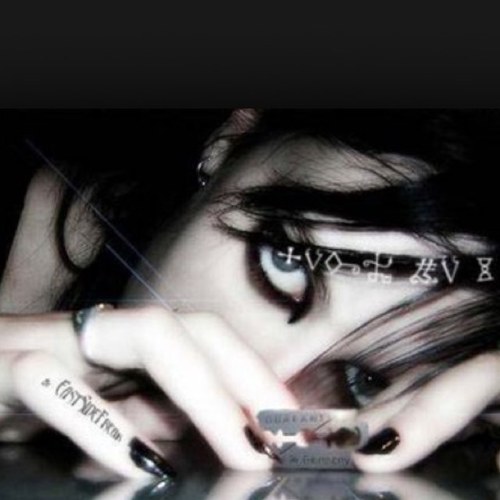 Jada_Shadow8's profile picture. just a broken girl... married to @KingUnderworld6.    / widowed now...