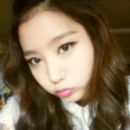 | ga punya Agency masa | 95 line | Member Of Hello Venus | Maknae , vocalist , lead dancer | liat-liat lagi naksir ga tanggung loh '-'