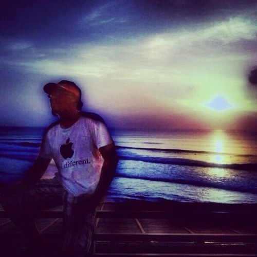 applenyafajar's profile picture. Just happy aja ya...