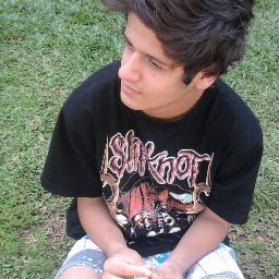 A patricinha sai do curso os mano vai de capuz pra catar o celular bolsa da lui viton mostra que a vida é loca é não é só no capão. Thiagão