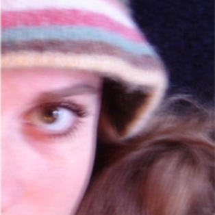 eletralenuvole's profile picture. when i was young i was the queen of carrot flowers.