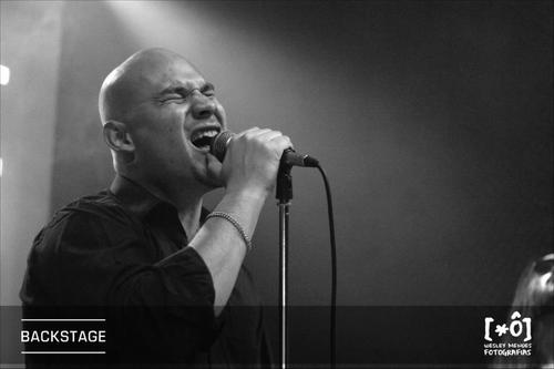 Apenas um rapaz latino americano, rs...Vocalista das Bandas: ~Forever Wild~ (SkidRow tribute)- H.RocK hits- -MR.BIG cover /sp