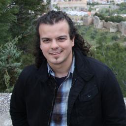 Trabajador Social con Máster en Dirección de Centros de Servicios Sociales. Presidente en Manos Abiertas con Norte. Educador de vocación.