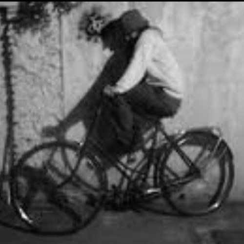 Lo mio es correr bicicleta pasiar, pasarla bien y lo importante es compartir y ser feliz!!