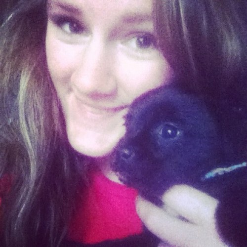 5'2, Vet Assistant, LOVE my kitties. Have an amazing life :) NBD. In Love ❤