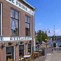 deprinsmakkum's profile picture. 80 jaar familiebedrijf | Gezellig dineren | Café | Rijksmonument | Tegelwand | Unieke locatie | Hollands | Verse producten | 0515-231 510 | deprins@makkum.nl